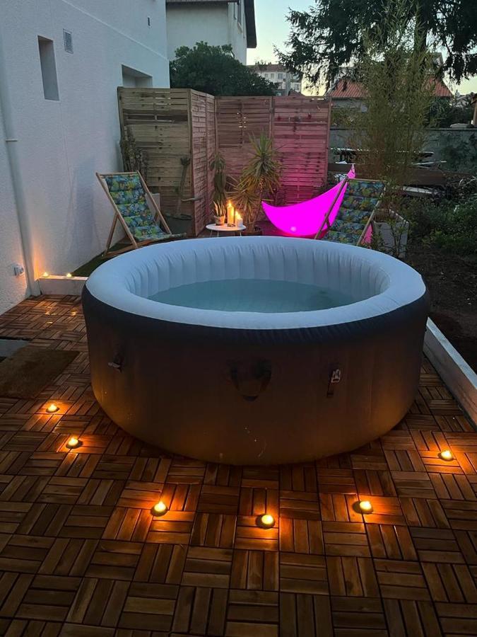 Superbe Appartement Avec Jacuzzi Avec Jardin Prive Lyon Kültér fotó